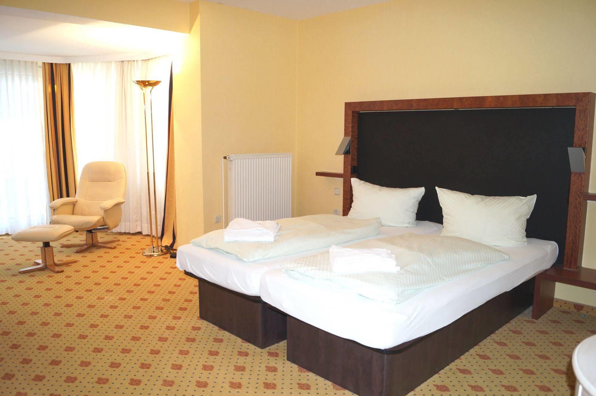 Regiohotel Germania Am Kurpark 바트하르추부르크 외부 사진